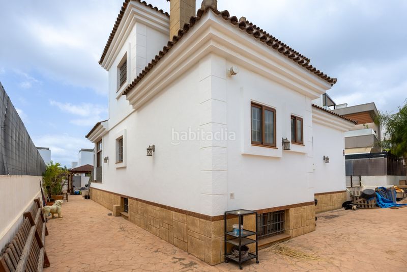Foto 36974218-4c6e-4fa8-9dad-5d9e28e0361d. Casa amb piscina a Montesinos (Los)