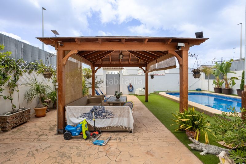 Foto ab141e26-56af-482f-869e-b53dcff7618c. Casa amb piscina a Montesinos (Los)