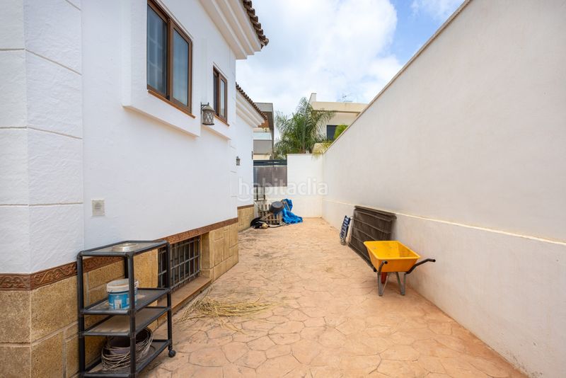 Foto b91409ef-d33a-40d7-81ae-3d69aa17474c. Casa amb piscina a Montesinos (Los)