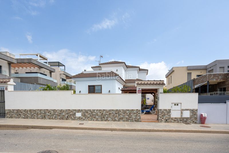 Foto e3d4a932-4e00-4404-91d4-2071391d8e05. Casa amb piscina a Montesinos (Los)