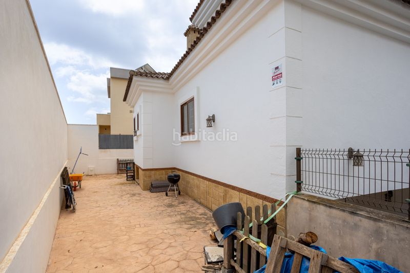 Foto f2b7e9fd-6f69-4747-bbd7-f4a2a7733359. Casa amb piscina a Montesinos (Los)
