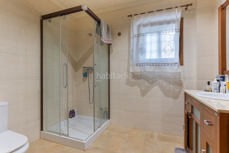 Foto f8ed42b4-86af-4974-af2e-eb25676436e1. Casa amb piscina a Montesinos (Los)