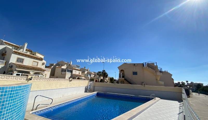 Foto 918db711-4a92-4382-8fbd-8b2bce680bbf. Pis amb calefacció piscina a Playa Flamenca Orihuela