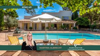 Casale in Cala Ratjada. Imponente chalet urbano con gran piscina y jardín en cala ratjad