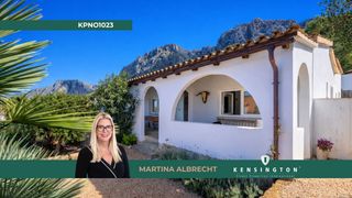 Masía en Betlem. Una casa con historia en betlem. renovada con amor, entre las mo