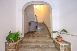 House in Plaça dels Patins. Gema histórica de palma con potencial moderno