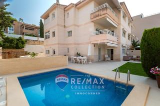 Dplex a La Bonanova. Piso duplex de 4 dormitorios con garage y piscina privada en la