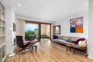 Flat  Vista alegre. Piso de 3 dormitorios con terraza y vistas al mar recién reforma
