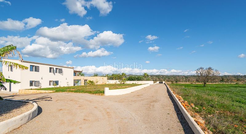 Foto ba73d6f6-953e-4296-90ec-8ab49e7c2971. Masia amb calefacció aparcament piscina a Campos poble Campos