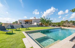 Affitto Casale in Campos. Espaciosa finca de recién construcción en una parcela de 23,000