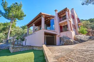 Lloguer Xalet a Esporles. Villa de 4 dormitorios en alquiler con etv, jardín, piscina y ga