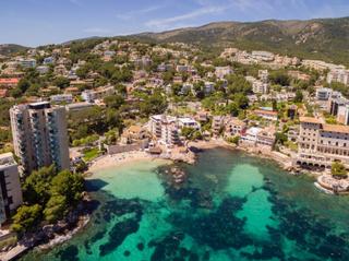Ground floor in Cas Català-Illetes. Planta baja integralmente renovada con terraza de 100m en cas ca
