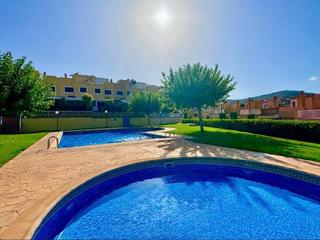 Casa adosada en Son Xigala. Adosado de 3 dormitorios con piscina y garaje en la codiciada zo