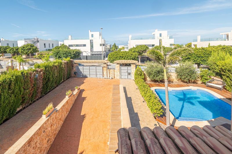 Foto 3a706519-c167-4642-bb0c-455c8f752b6f. Casa aparellada amb calefacció aparcament piscina a Llucmajor
