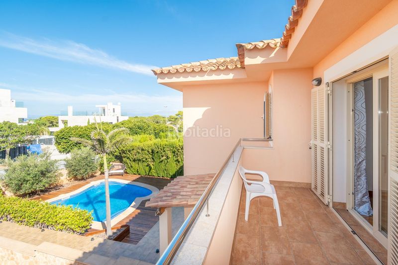 Foto 5024f279-63a5-4b04-aa77-f2e2dd679486. Casa aparellada amb calefacció aparcament piscina a Llucmajor