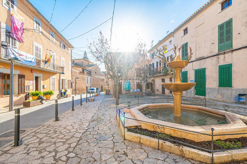 Foto cb6b8e5a-ad01-4b12-84f9-8ff73e9d5a95. Casa amb aparcament a Santa Eugènia