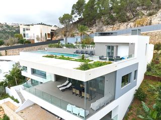Xalet a Son Vida. Villa de lujo de nueva construcción con vistas a las colinas de