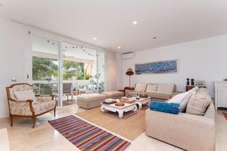 Semi detached house in Sant Agustí. Adosado de 4 dormitorios con piscina y garaje en sant agustí