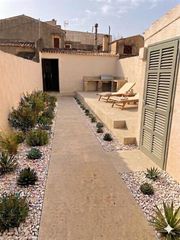 Maison  Calle de la llibertat. Oportunidad en muro casa con jardín, parking, proyecto y licenci