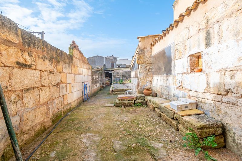 Foto dbf5bcce-6162-4809-9614-3cc6f1a6774e. Casa amb aparcament a Muro