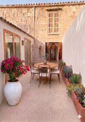 Casa in Carrer de la llibertat 15. Casa en proceso de reforma integral con patio y parking en el ce