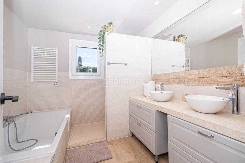 Foto 06322f70-66d6-4f2e-81e5-e78881b935d1. Casa amb calefacció aparcament piscina a Son Sardina Palma de Mallorca