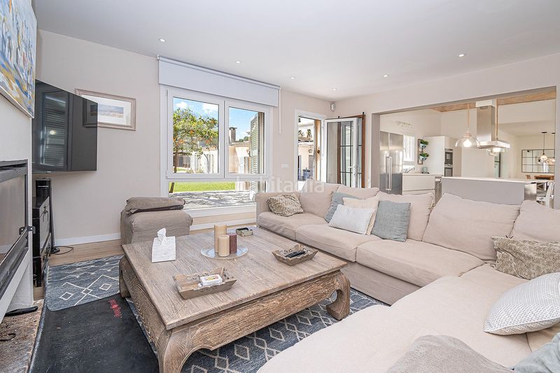 Foto 77ecb1ed-85d5-424d-bd53-18030f6a91ef. Casa amb calefacció aparcament piscina a Son Sardina Palma de Mallorca