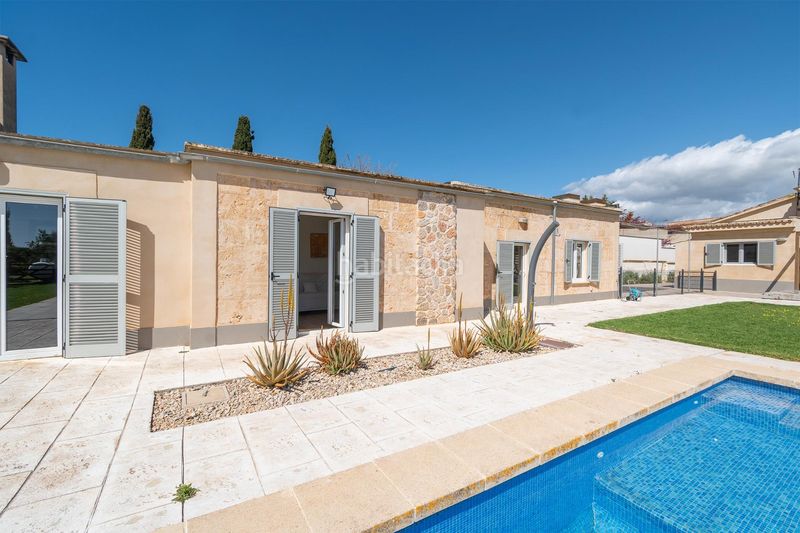Foto 9b08dd1c-739f-4e4d-a1ab-c2f4c30b4663. Casa amb calefacció aparcament piscina a Son Sardina Palma de Mallorca