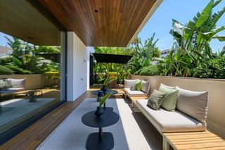Rez-de-chaussée  Calle de sor francesca veronica bassa. Espléndido bajo de diseño moderno con gran terraza en la bonanov