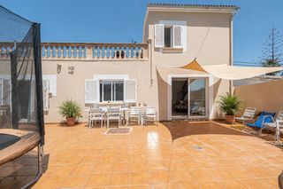 Maison  Tetuan. Casa de 3 dormitorios con abundante espacio exterior en son angl