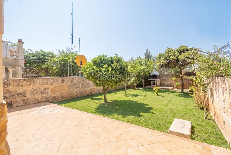 Foto 373d1af5-e89d-43ed-8028-1553676875e3. Casa aparellada amb aparcament a Son Sardina Palma de Mallorca