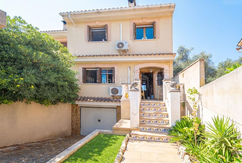 Foto 616e6f5f-6751-4277-b3a9-86a683f2351a. Casa aparellada amb aparcament a Son Sardina Palma de Mallorca
