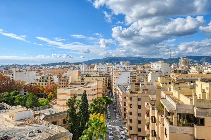 Foto 0a7c82e8-8e7e-4ac4-9a07-b72b1e01636a. Àtic a Plaça dels Patins Palma de Mallorca