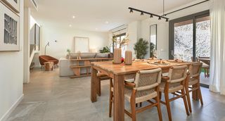 Casa adosada en Esporles. Nuevos chalets adosados de tres dormitorios en esporles  últimas