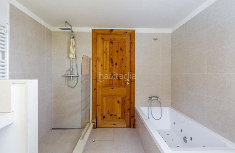 Foto f735a2fa-617c-4d14-bf6d-e127c4795764. Xalet amb calefacció aparcament piscina a Esporles