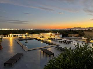 Xalet a Sa Cabaneta. Gran villa con piscina y cancha de tenis en sa cabaneta  ma