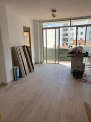 Apartment  Calle son oliva. Piso reformado de 4 habitaciones 100m con 2 balcones en tranquil