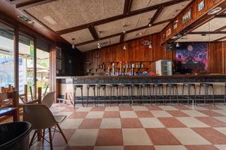 Location Local commercial à Port d´Alcúdia-Platja dÁlcúdia. Encantador caféconcierto con terraza y licencia vigente en alqui