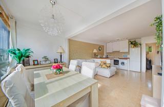 Pis  Carrer de la vella. Apartamento exclusivo con vistas al mar en puerto portals  ubica