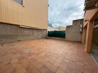 Lloguer Local Comercial  Plaça fiveller. Local en mataró