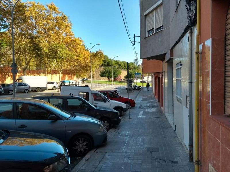 Foto 570cd30c-d2c3-484d-8376-f77c44ee16b0. Local comercial a La Salut Badalona