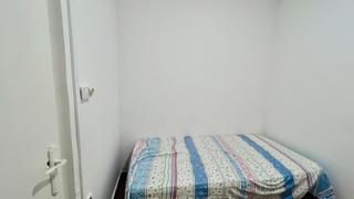 Pis  Carrer d'enric granados. Piso en badalona