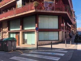 Location Local commercial  Carrer de mozart. Local en santa coloma de gramenet