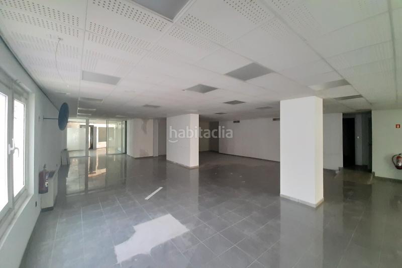 Foto 475ef910-ae1b-44d7-a5dd-6be674796632. Location local commercial dans Montgat