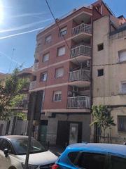 Lloguer Local Comercial  Carrer de marià benlliure. Local en badalona