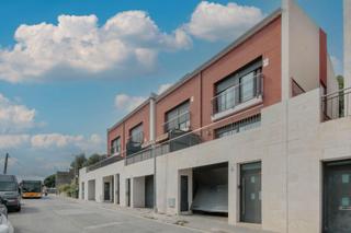 Pis  Carrer de garcilaso de la vega. Chalet adosado en santa coloma de gramenet