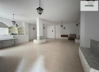 Alquiler Local Comercial en Fígares. Alquiler de amplio local comercial  zona arabialhelicóptero, gra