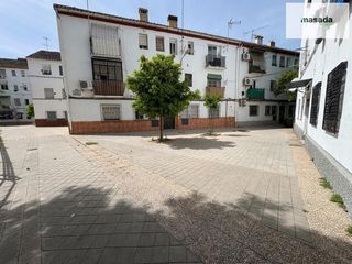 Planta baixa a Plaza plaza miguel hernández 7. Crea tu próxima inversión desde cero en granada capital