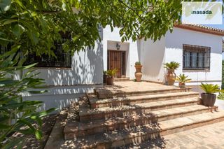 Chalet in Calle de la tórtola 22. Espectacular villa andaluza en el ventorrillo