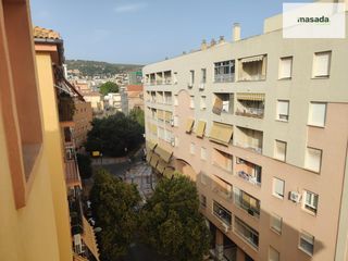 Affitto Appartamento  Calle agustina de aragón. Si buscas un hogar en pleno centro de granada para alquiler de l